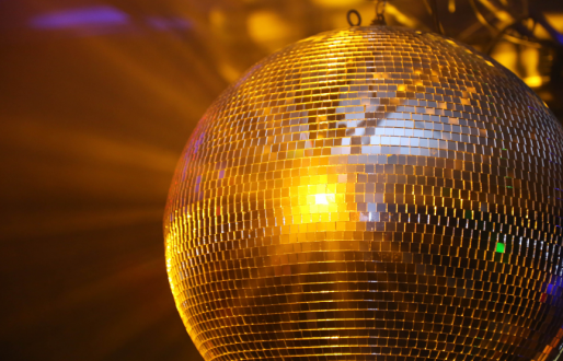 THE DECADES 70s v 80s